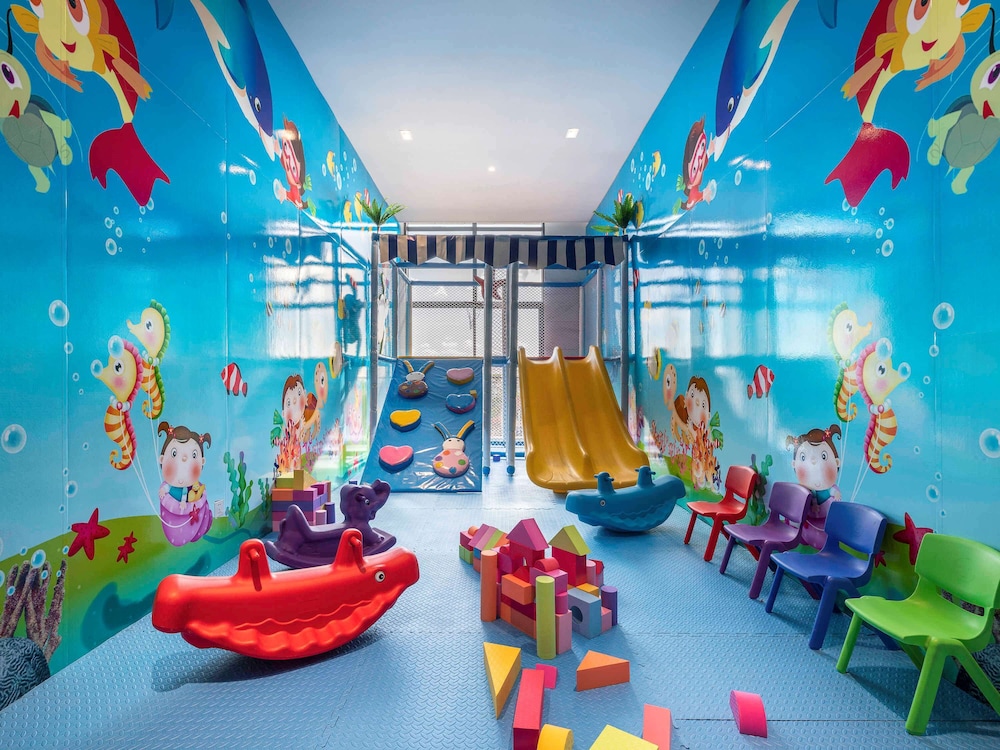 Novotel Suites Shanghai Hongqiao 18/26