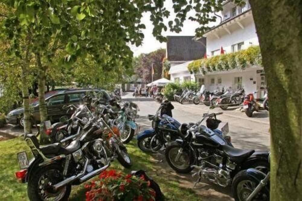Landhotel Haus Dumicketal 18/28
