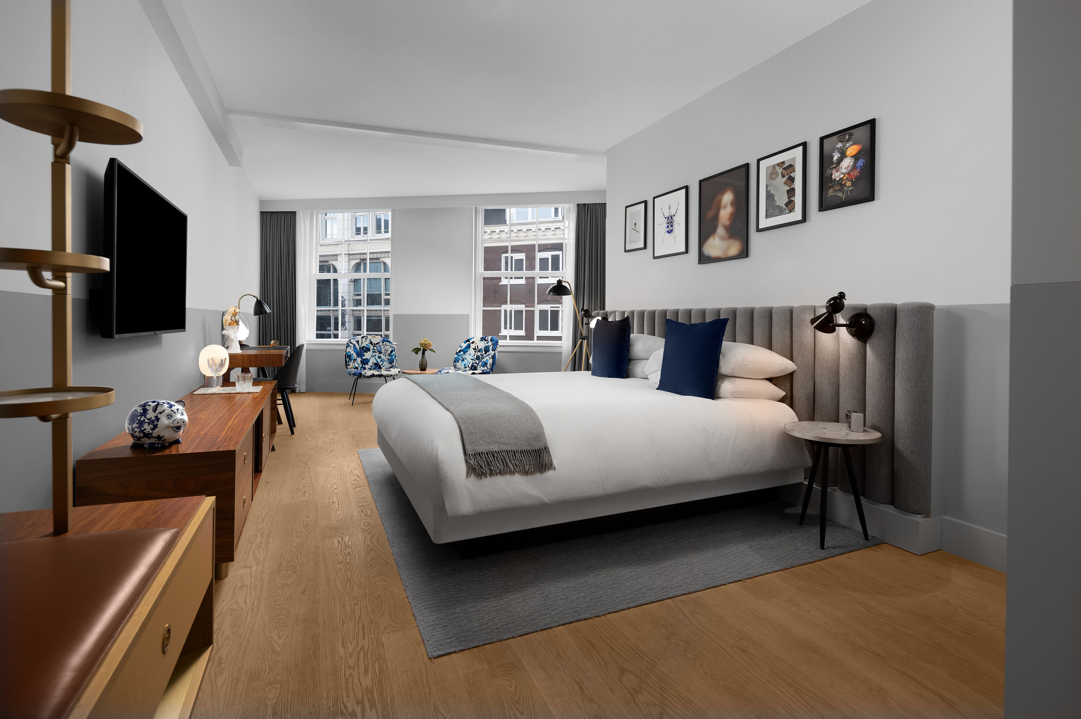 Premium, King Bed, Street View