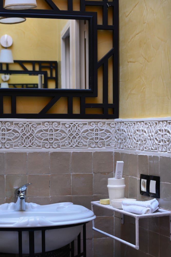 RIAD KARMELA PRINCESSE 18/62