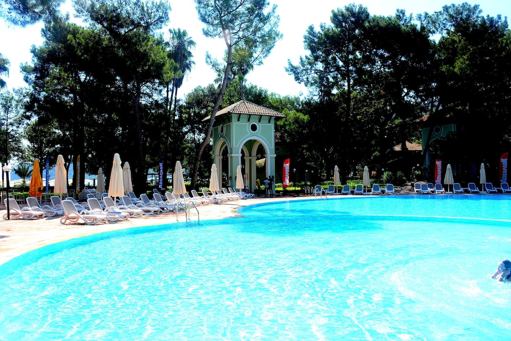 Meder Resort 44/50