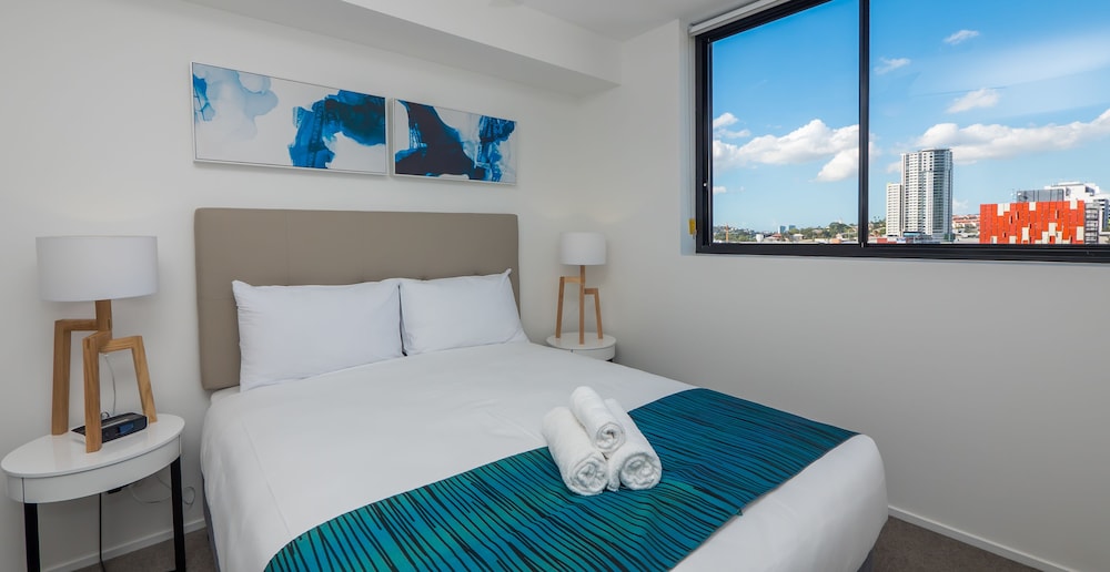 2 BEDROOMS, APARTMENT