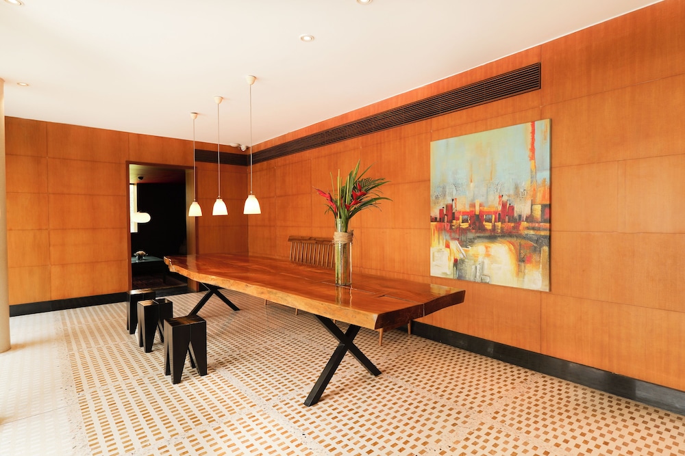 The Manor New Delhi 42/74