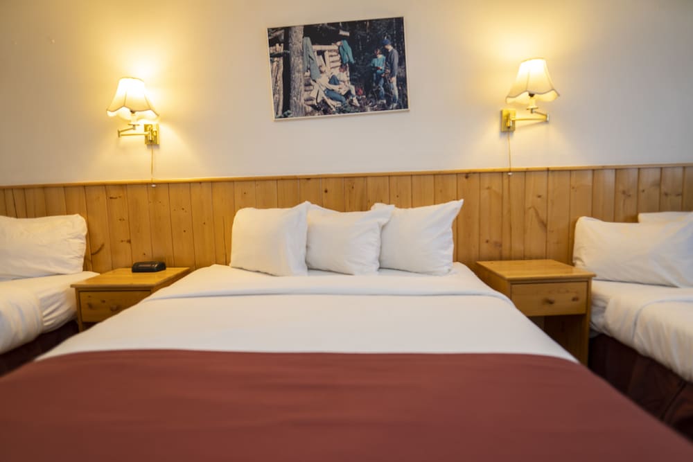 Canadas Best Value Inn River View Hotel 12/22