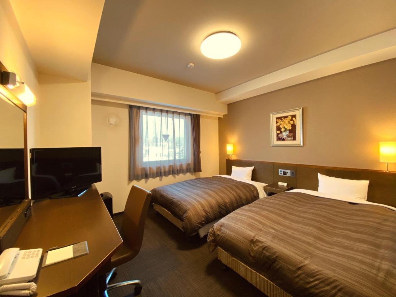 ROOM, TWIN BEDS, SMOKING