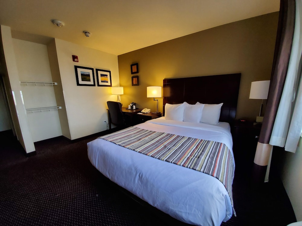 ROOM, QUEEN BED, ACCESSIBLE