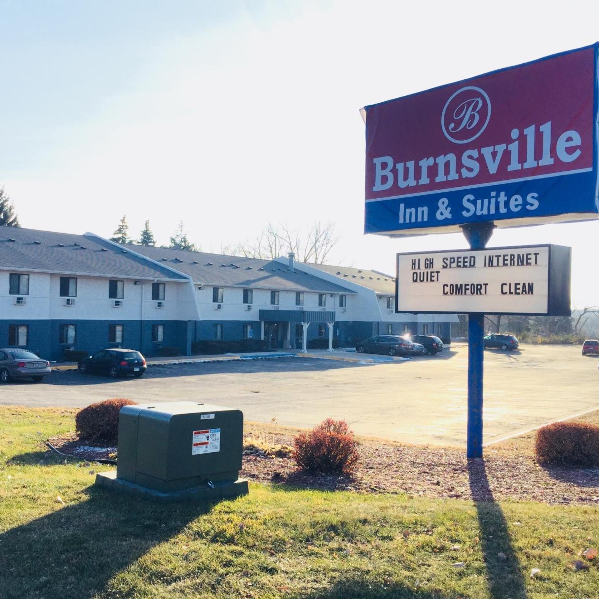 Burnsville Inn & Suites (ex Americas Best Value Inn-Burnsville/Minneapolis) 33/36