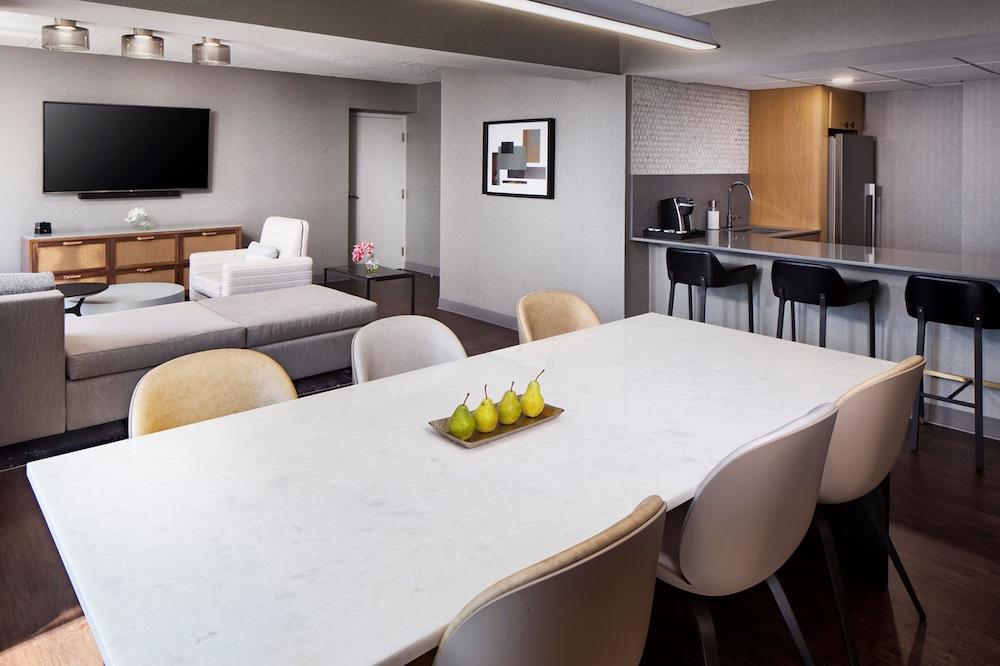 Hyatt Regency Columbus 51/61
