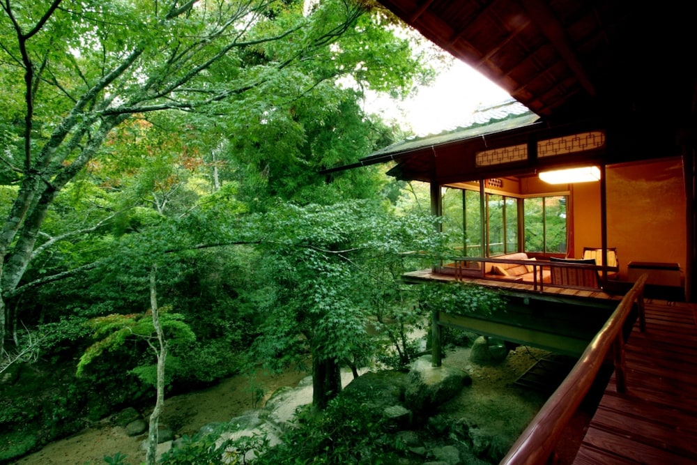 Iwaso 25/37