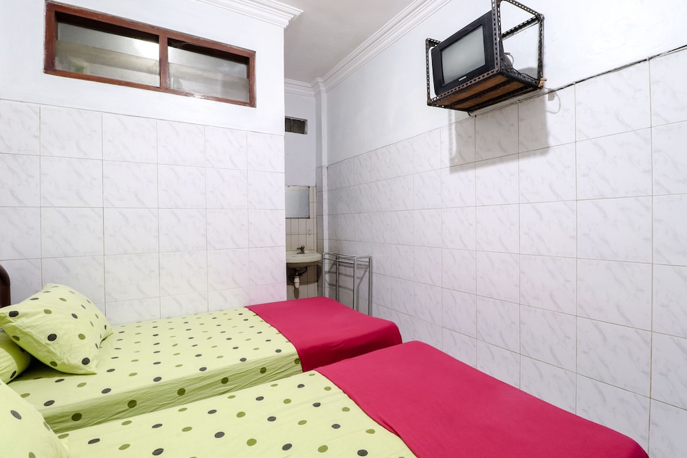 Hotel Gajah Mada 17/35