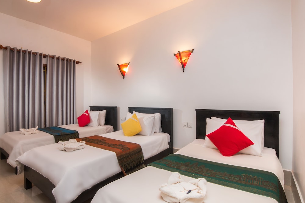 Bou Savy Guesthouse 25/68