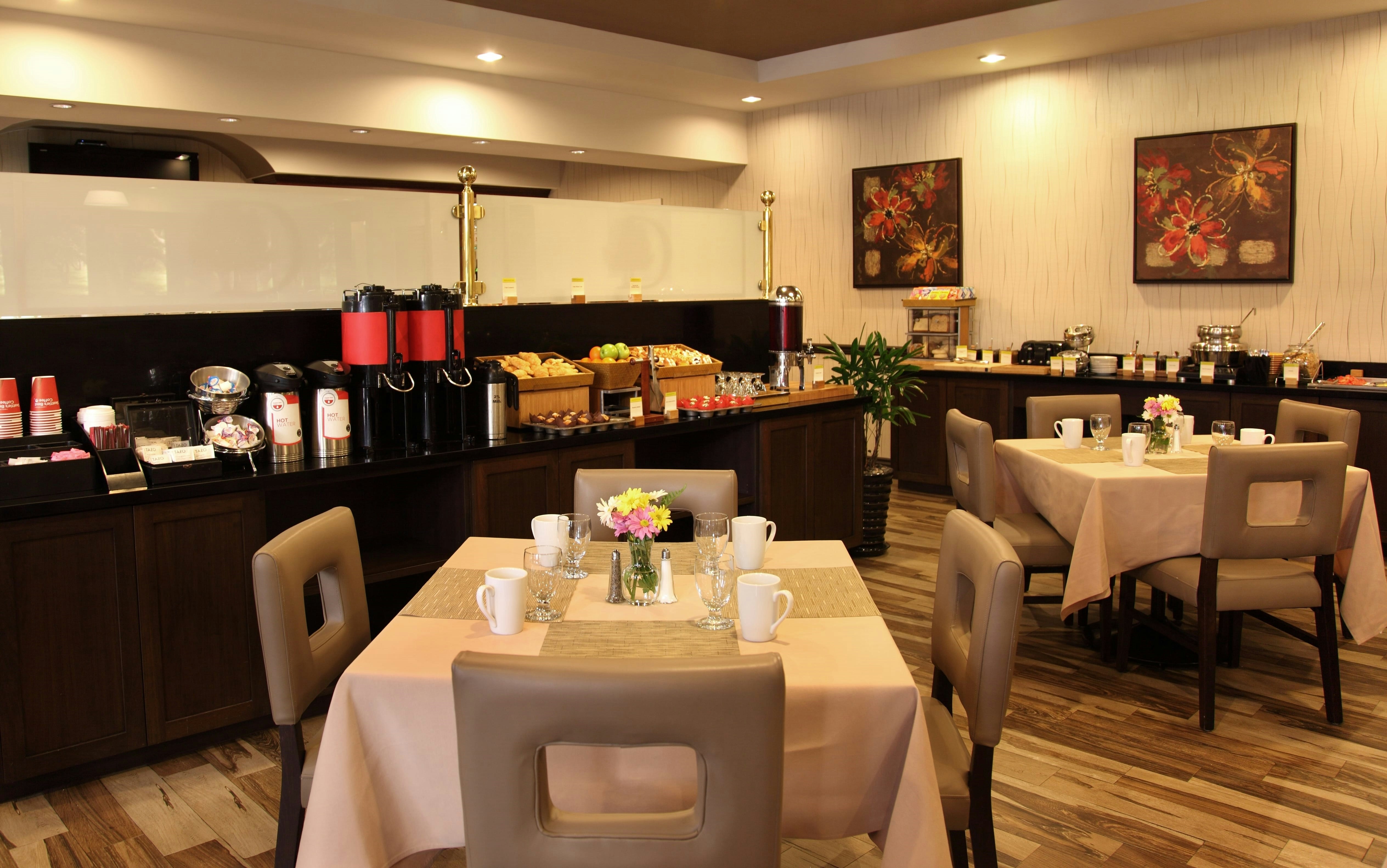 Doubletree By Hilton Claremont 36/58