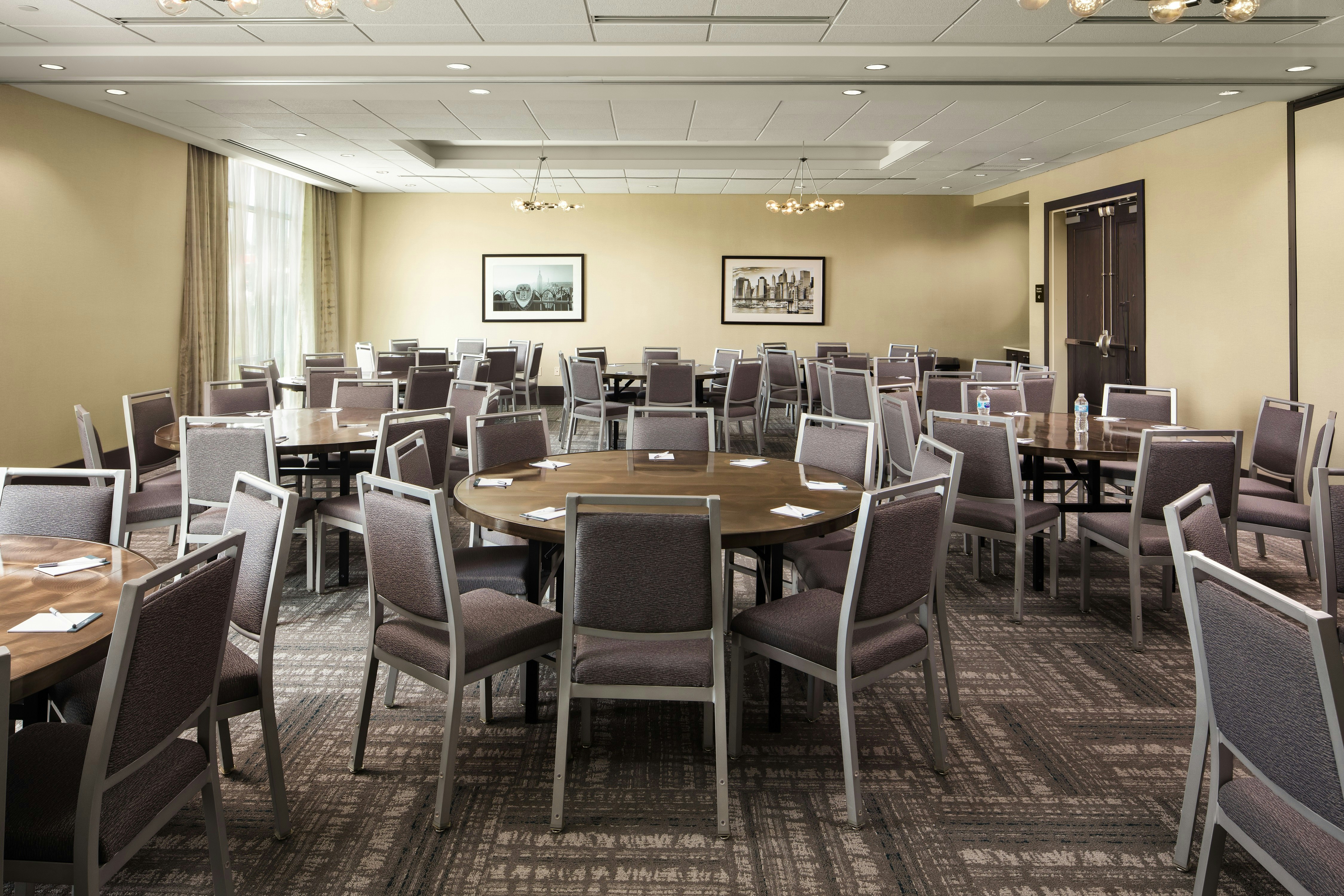 Hampton Inn and Suites Teaneck Glenpointe, NJ 36/41