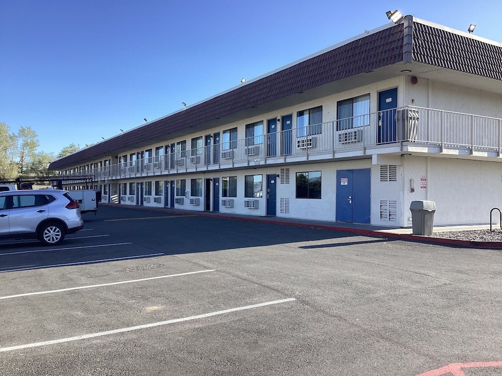 Motel6 Reno, NV - Livestock 31/42