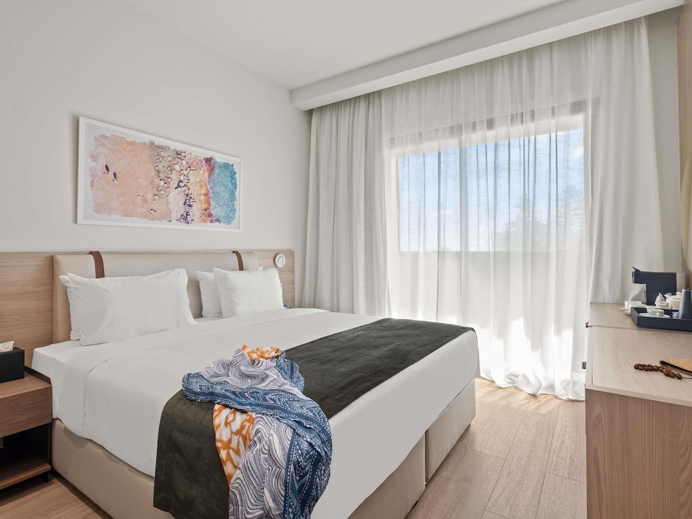 Mercure Larnaca Finikoudes Beach 17/60