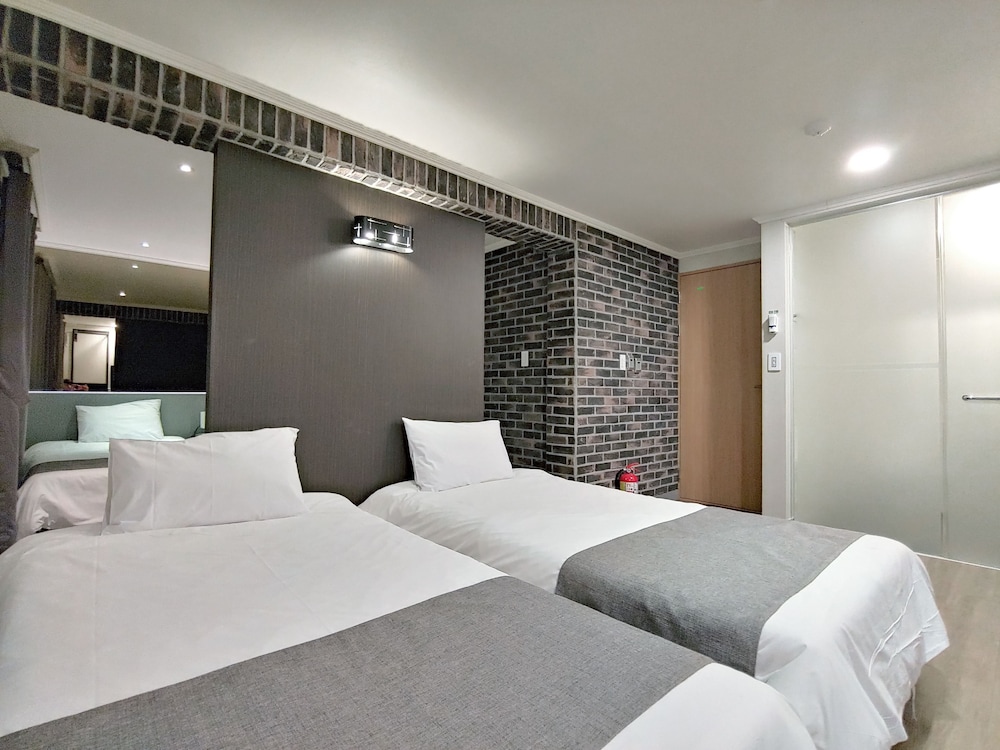 HOTEL TONG YEONDONG JEJU 20/50