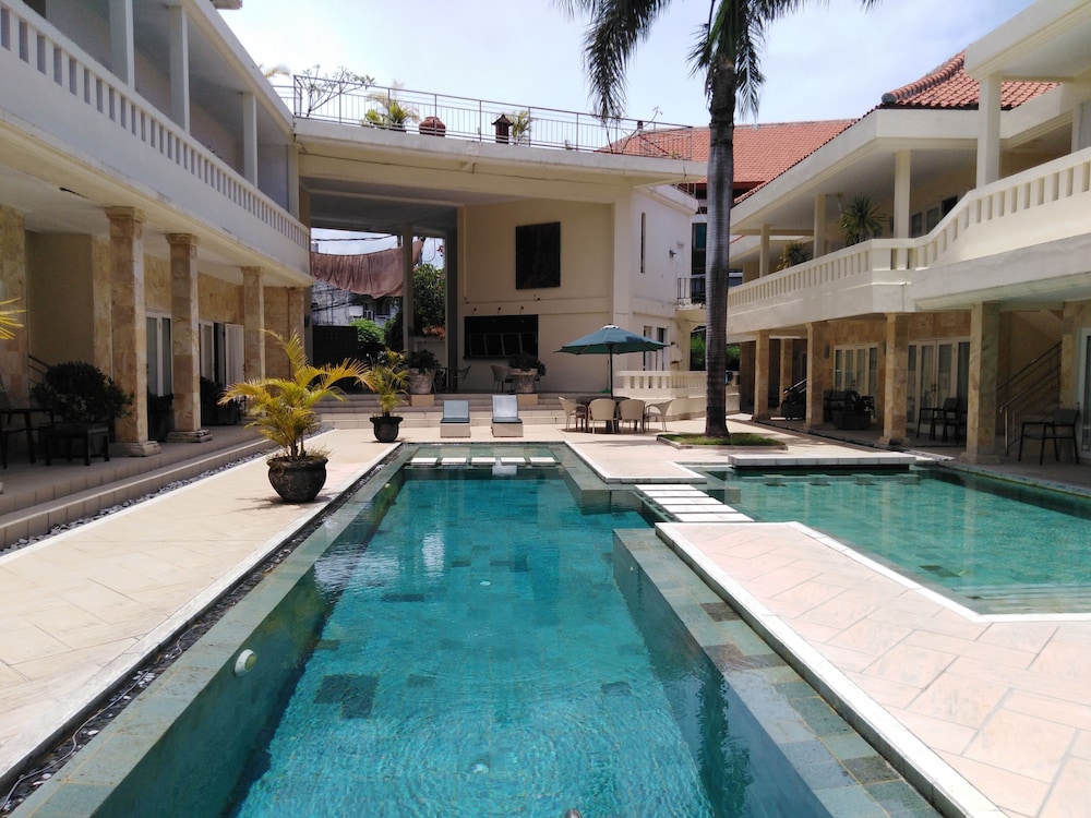 BALI COURT HOTEL AND APARTMENT 35/39