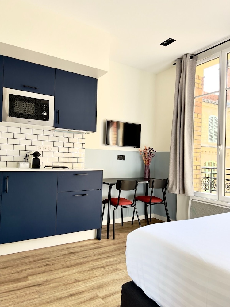 Short Stay Group Eiffel Village Serviced Apartments 38/50