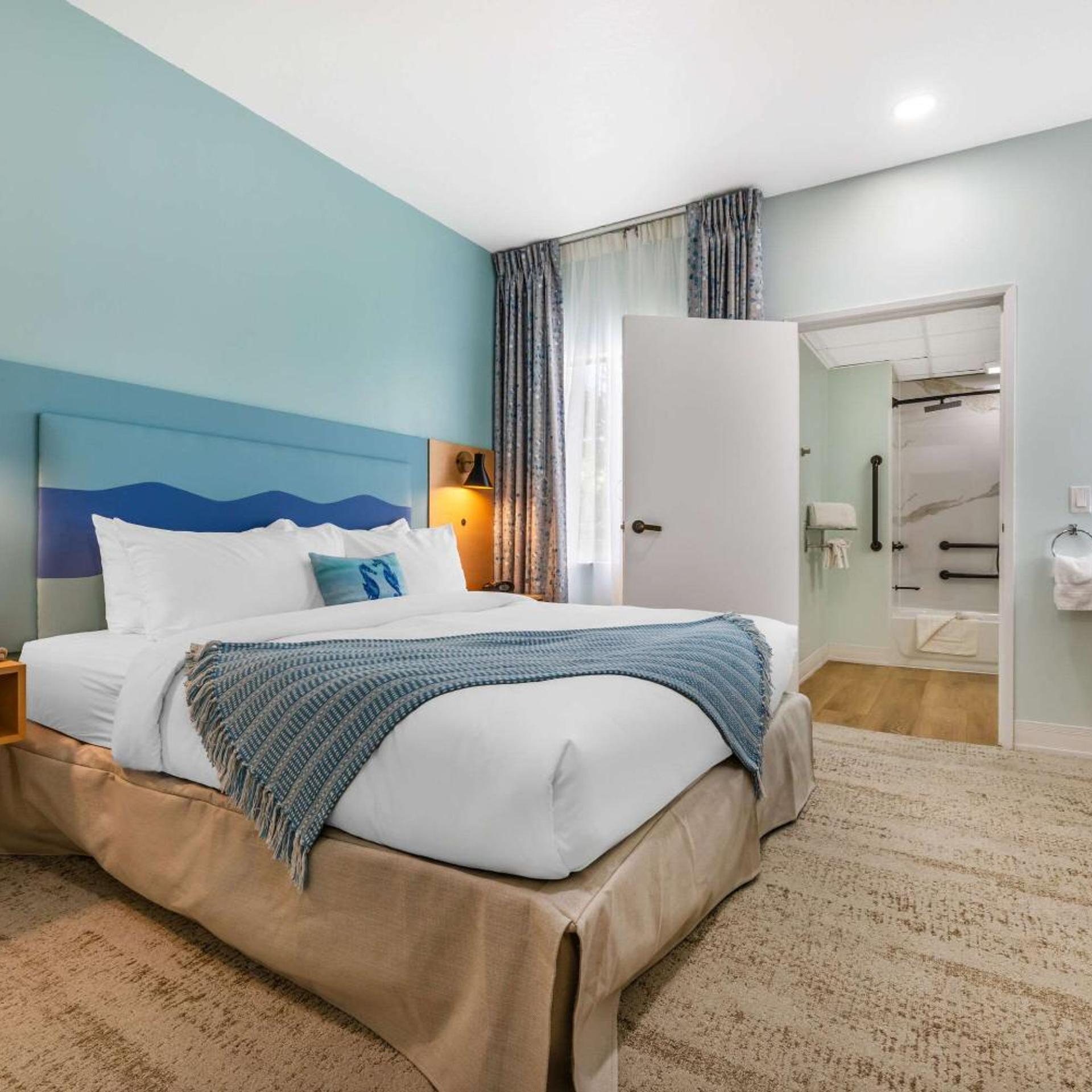 Suite, King Bed, Pet Friendly