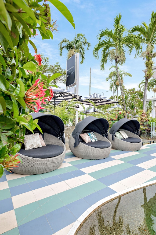 Mercure Cairns 59/64
