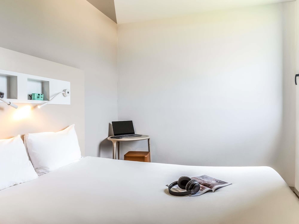 ibis budget Gonesse 12/36