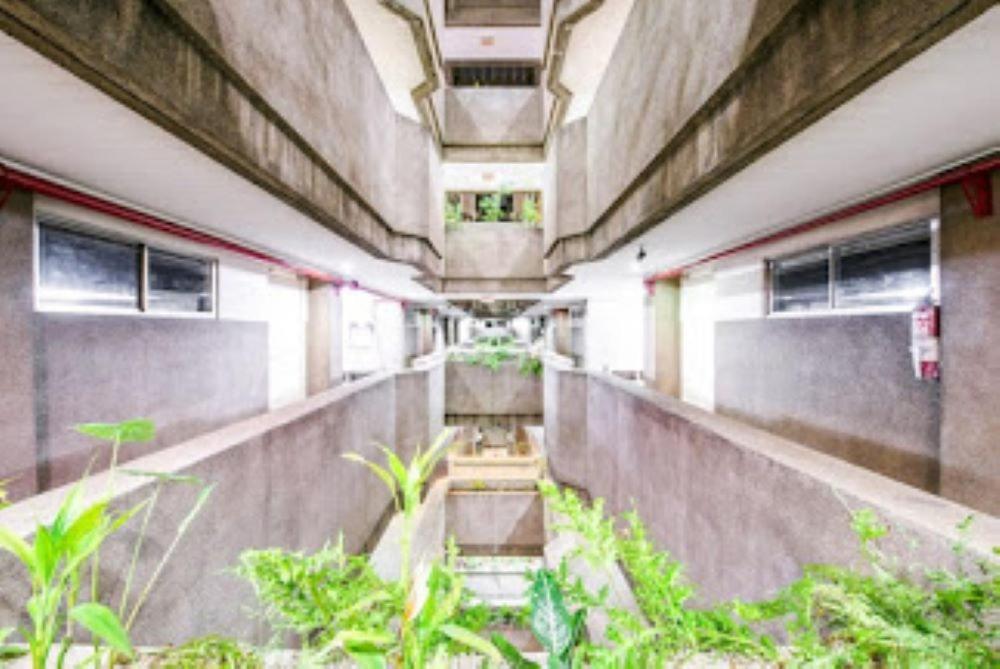 Benson Apartelle 7/50