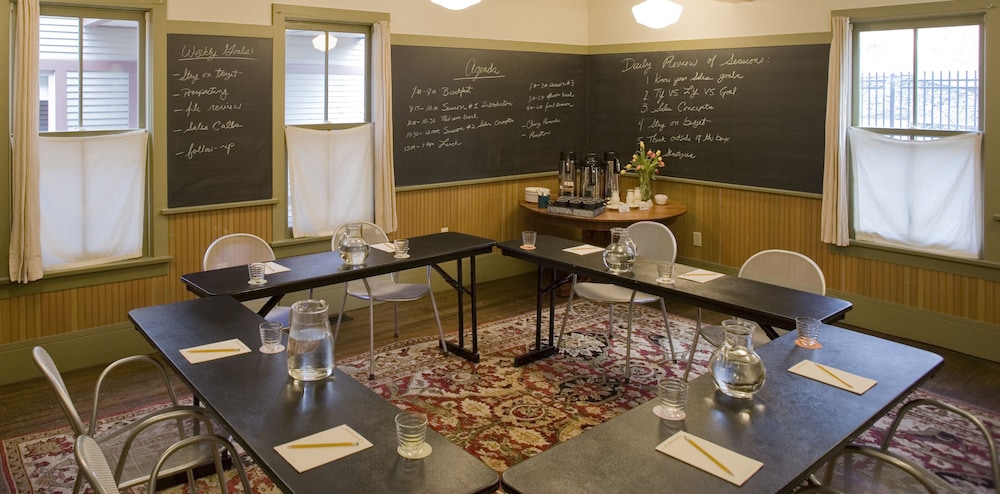 The Porches Inn At Mass Moca 58/74