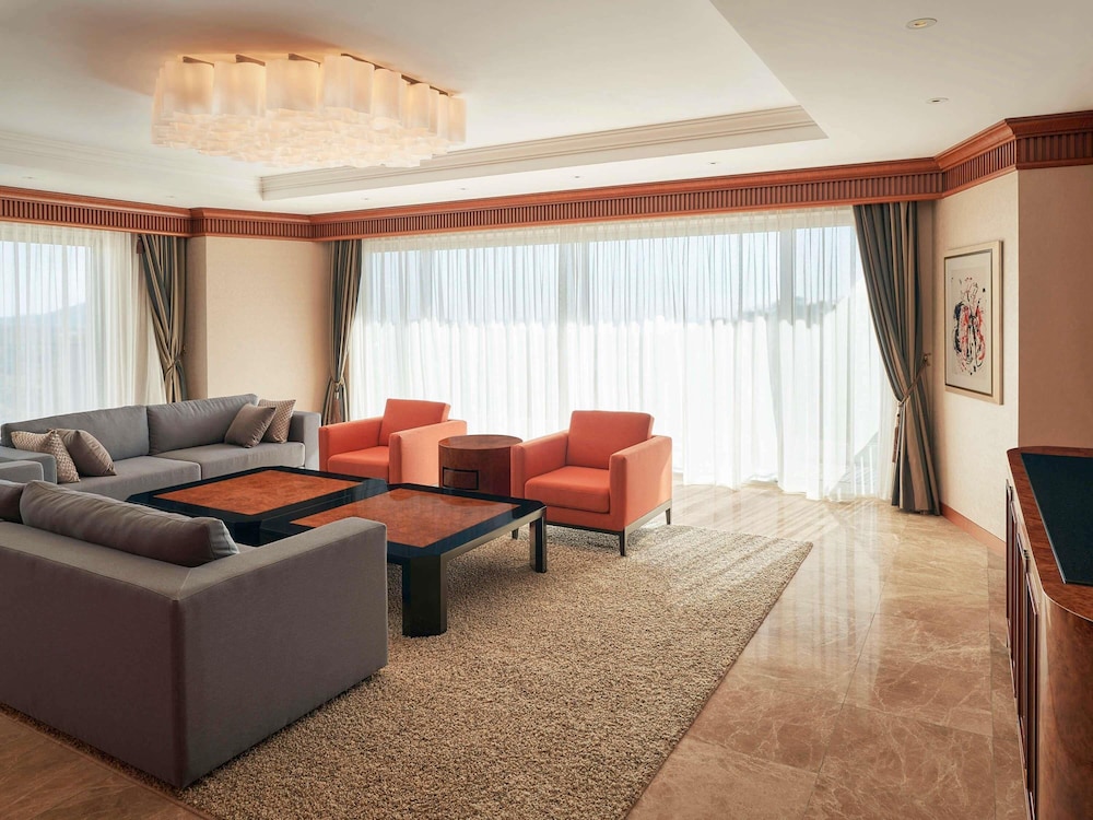 Mercure Ambassador Jeju 31/46