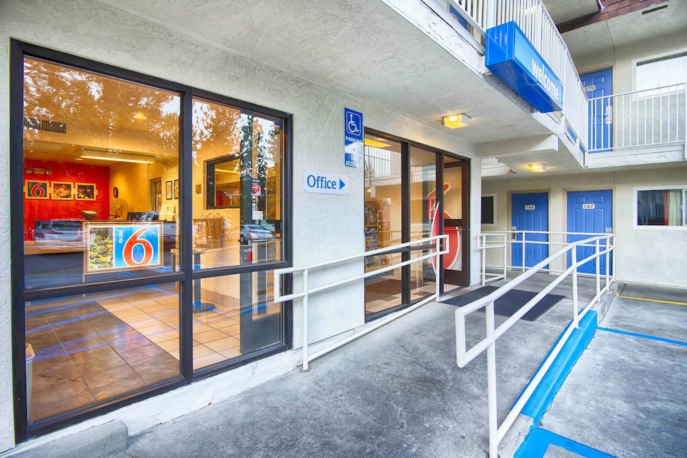 Motel6 Mammoth Lakes, CA 46/55