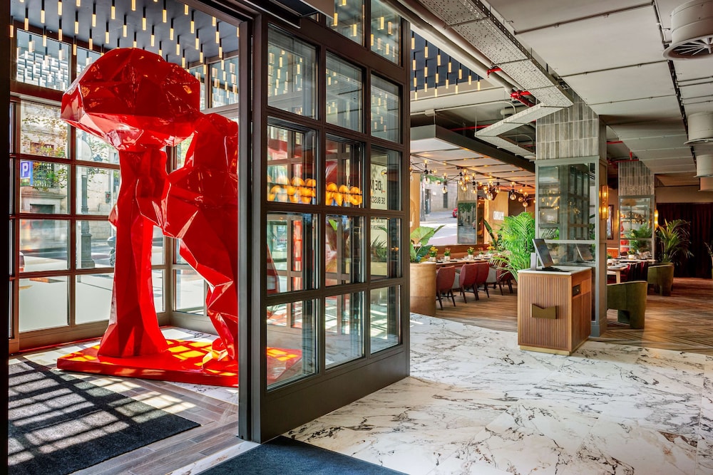 Radisson RED Madrid (ex. Paseo del Arte) 58/70