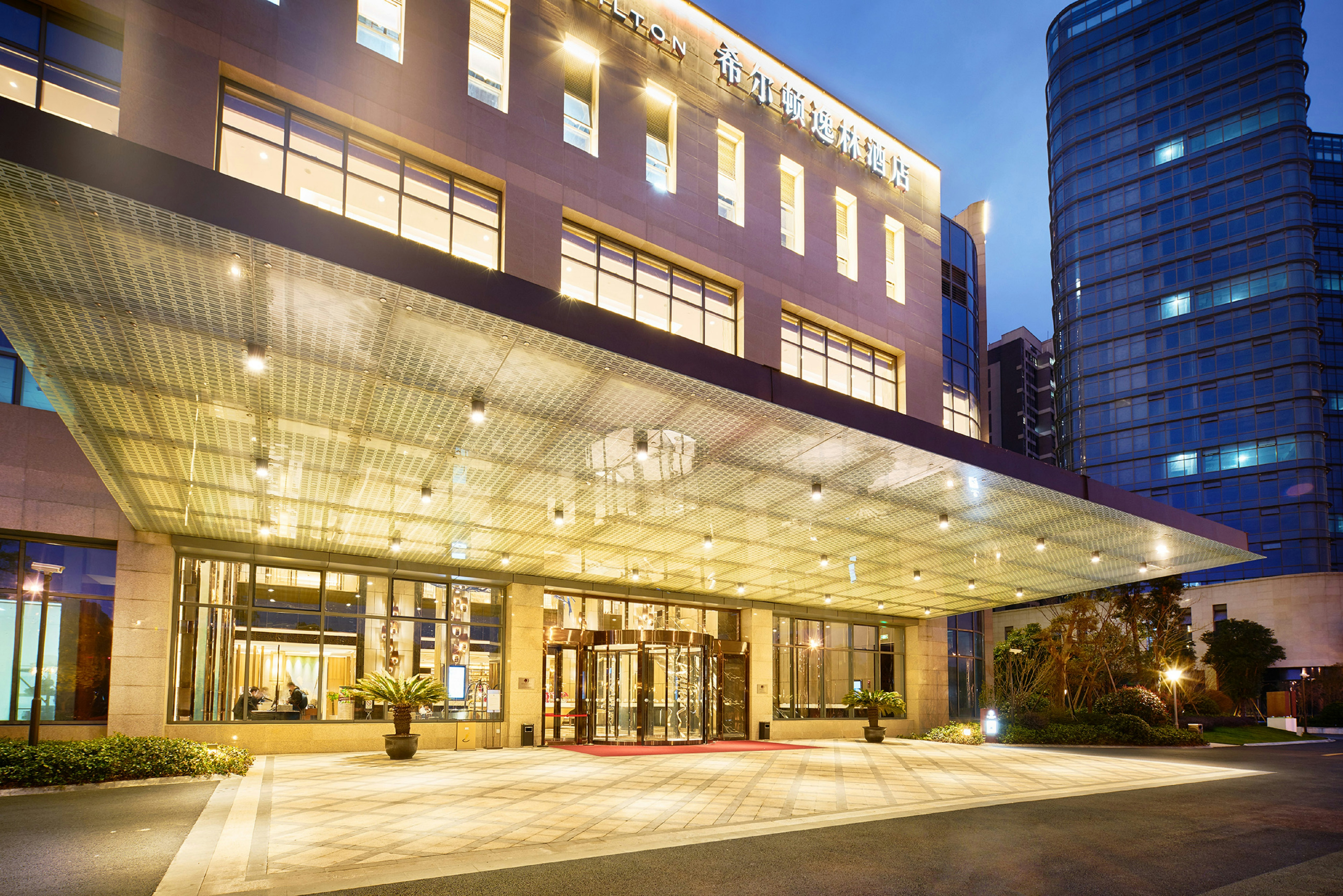 DoubleTree by Hilton Ningbo Beilun 56/58