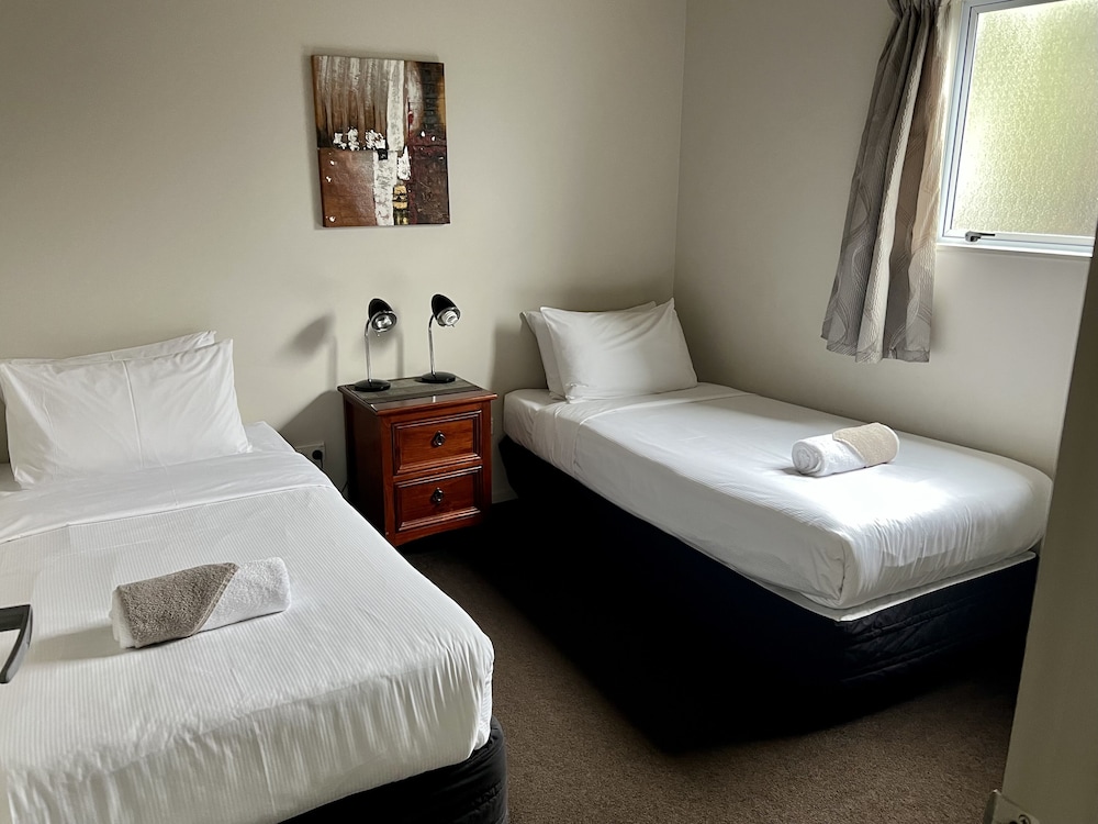 Anchor Lodge Resort 14/73