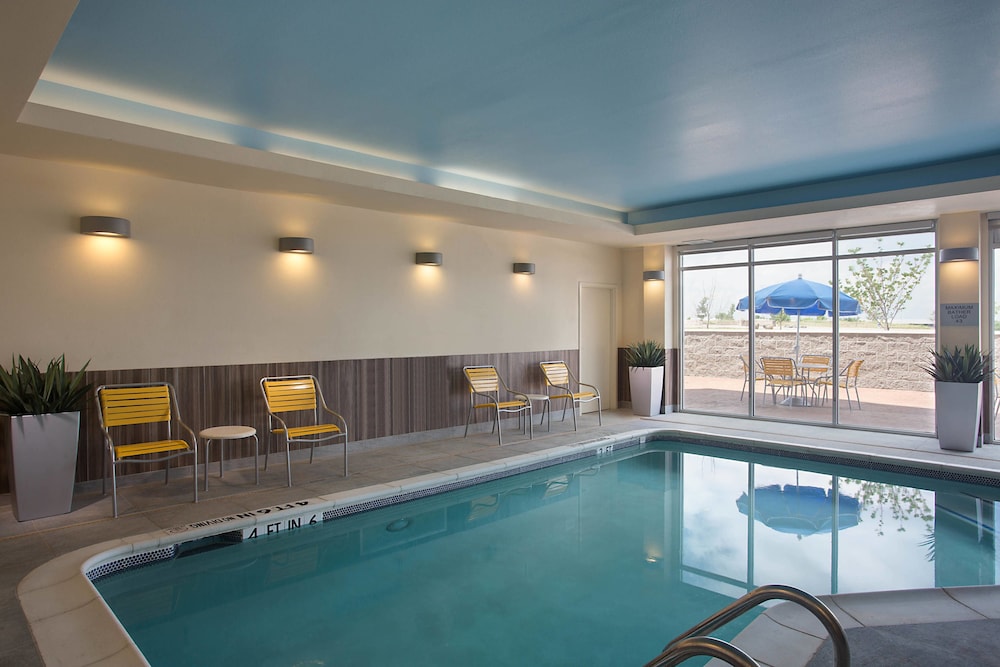 FAIRFIELD INN & SUITES DALLAS WEST/I-30 3/27