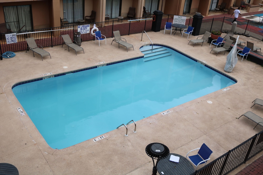 Baymont By Wyndham Columbia Northwest 9/42
