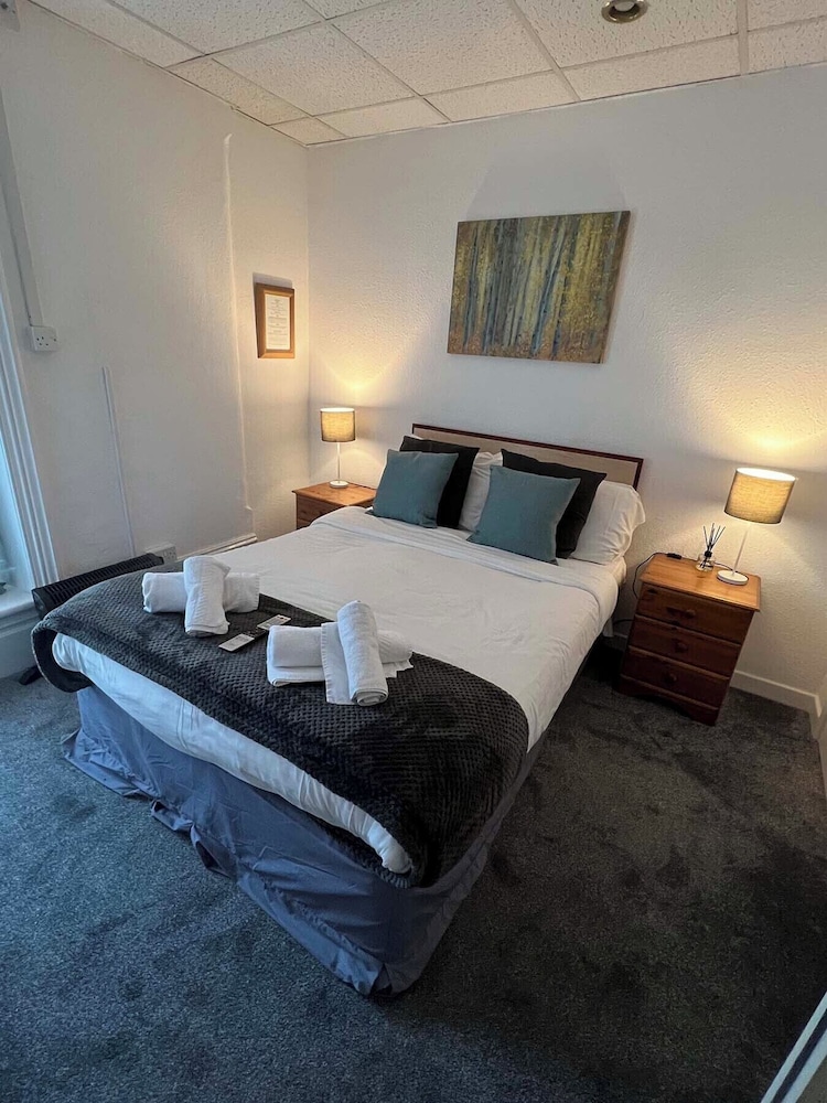 The Wilton Hotel 24/50