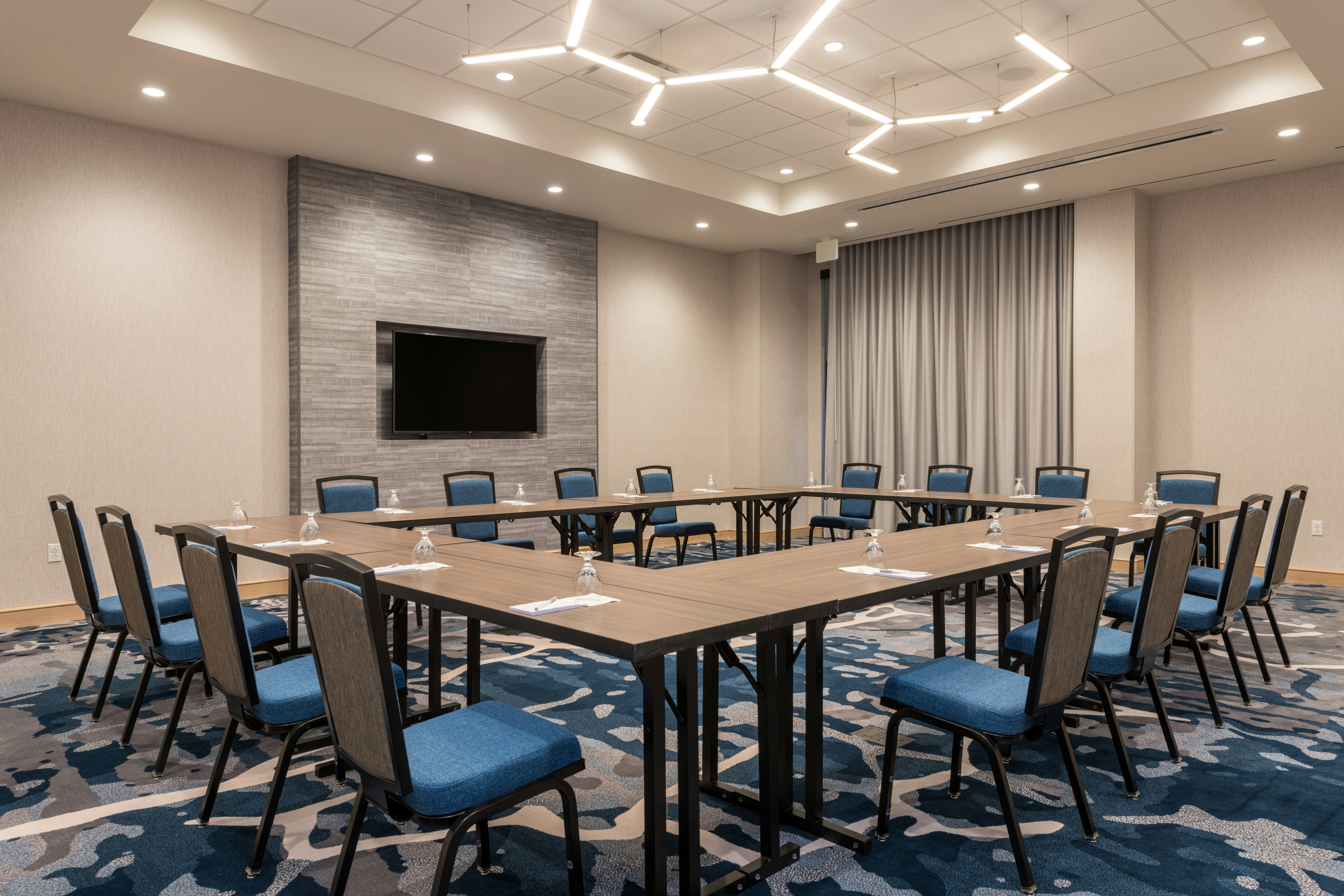 Hilton Garden Inn Boston Canton 16/23