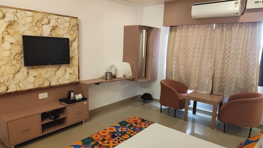 Omni Plaza 37/50