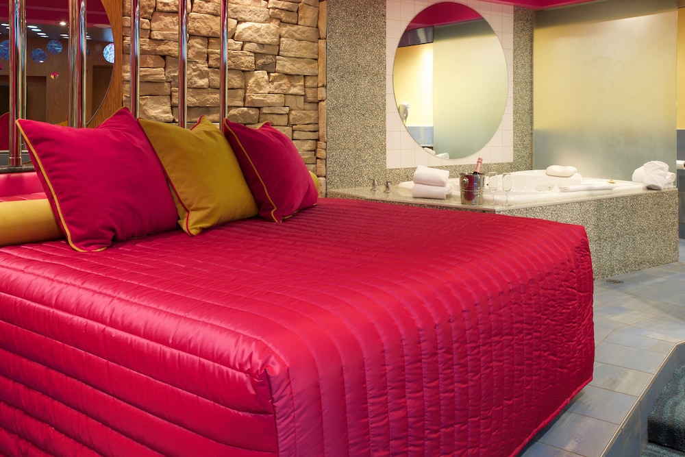 Le Chabrol Hotel Suites 24/72