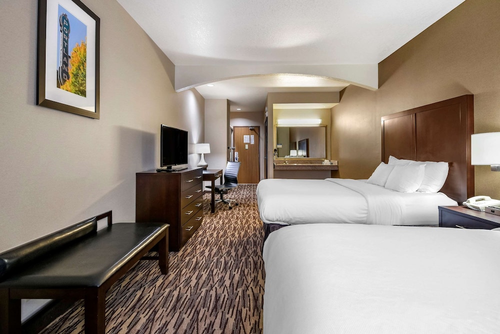 Comfort Suites Portland Airport 10/39