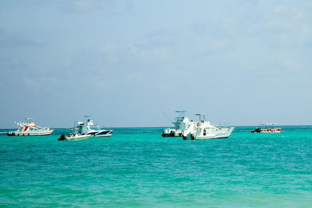 Los Corales Beach Village 63/73