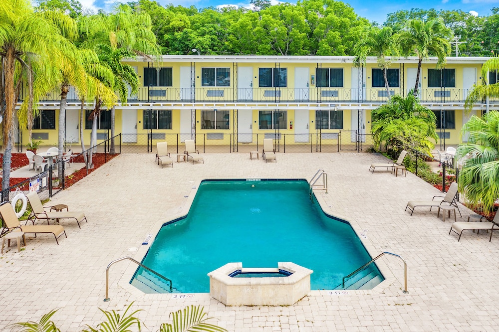 Rodeway Inn Suites 1/28