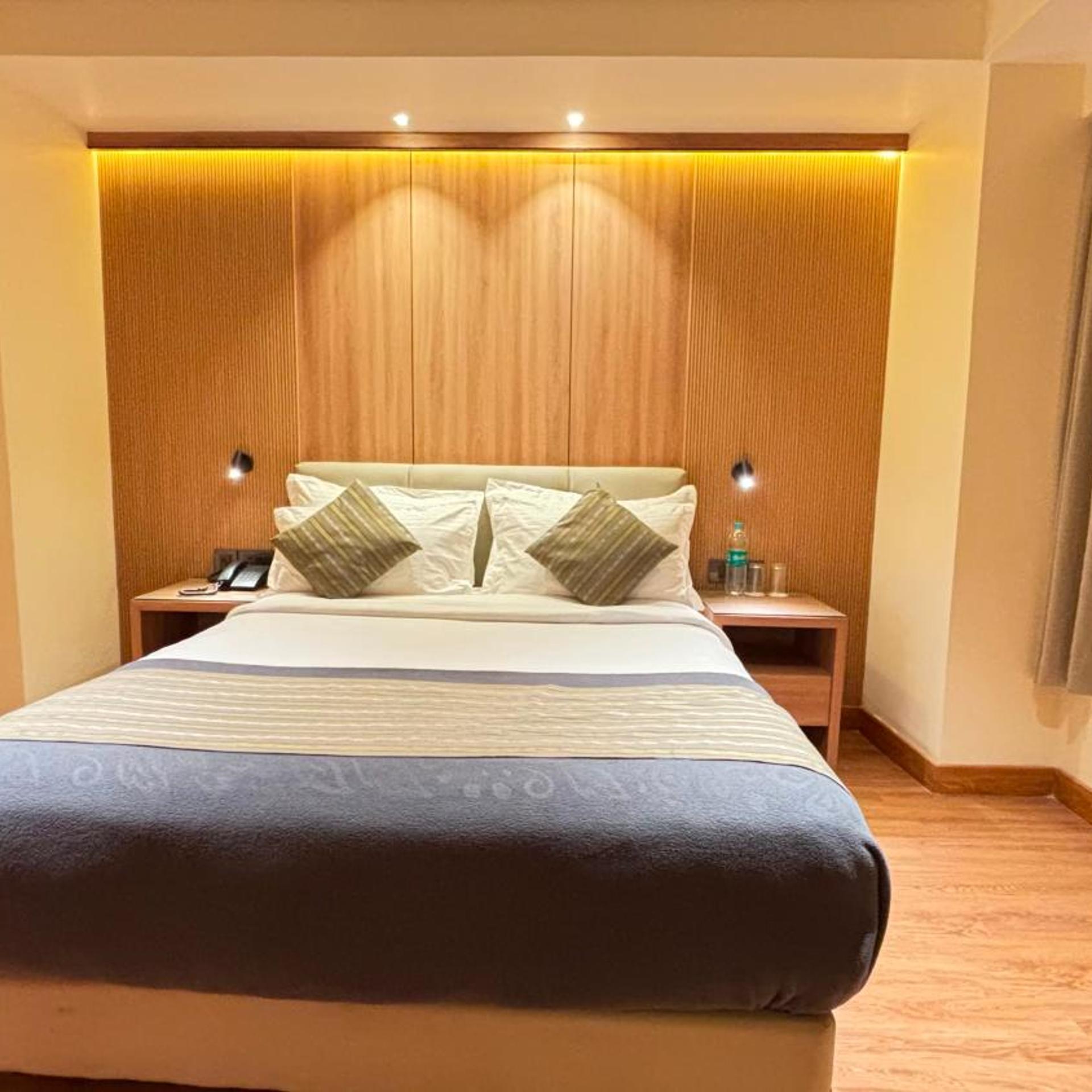 Hotel Shangri-La Regency 22/42