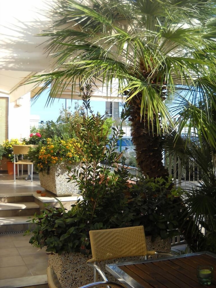 Bencista Hotel 38/46