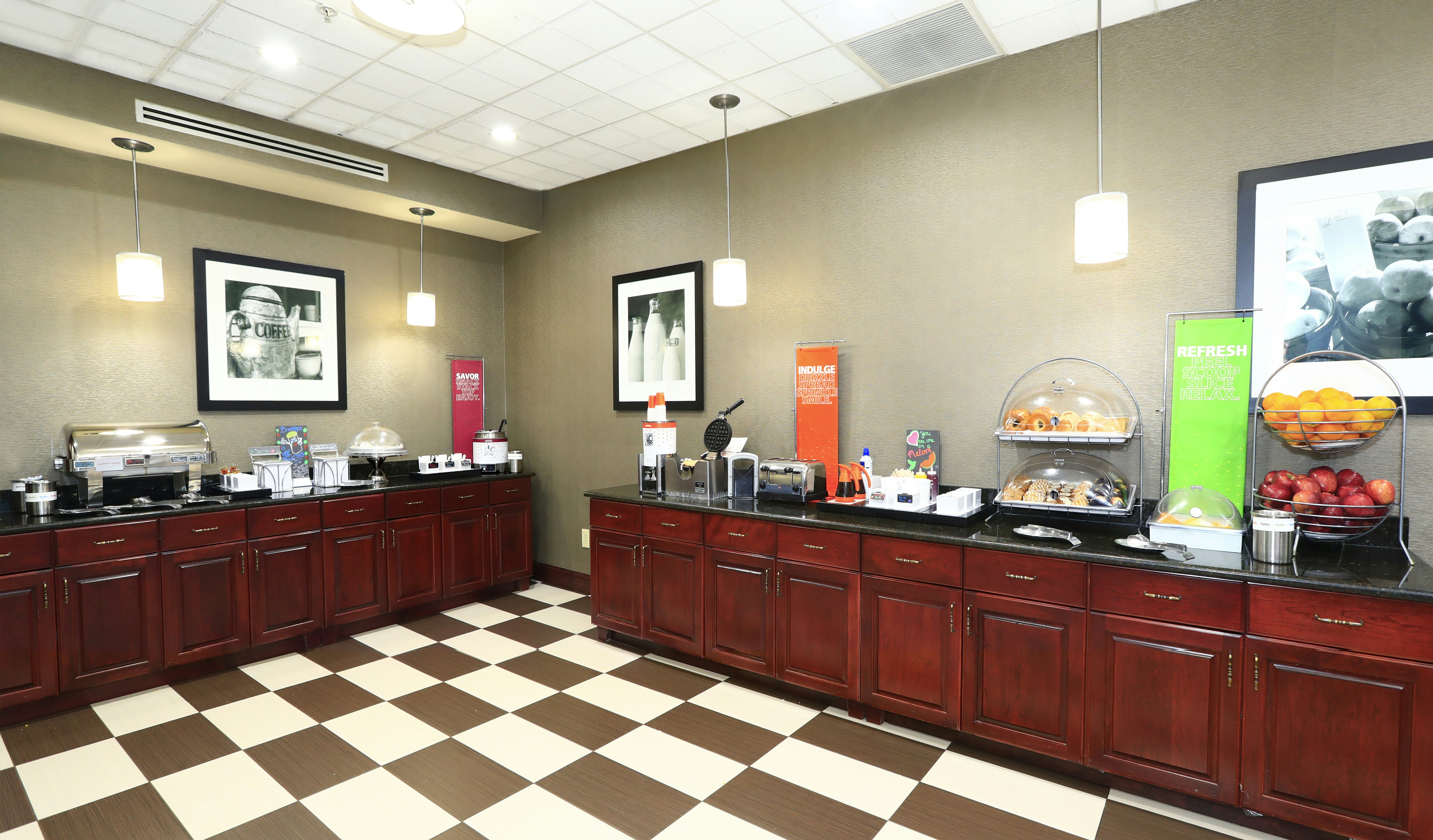 Hampton Inn & Suites Lamar 6/51