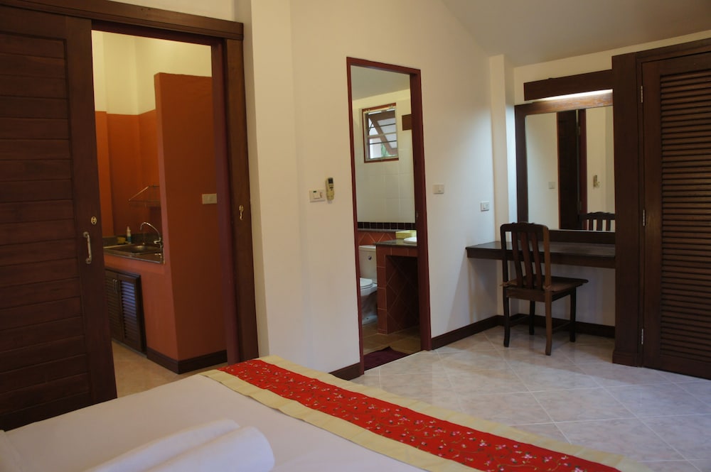 Palm Village 30/67