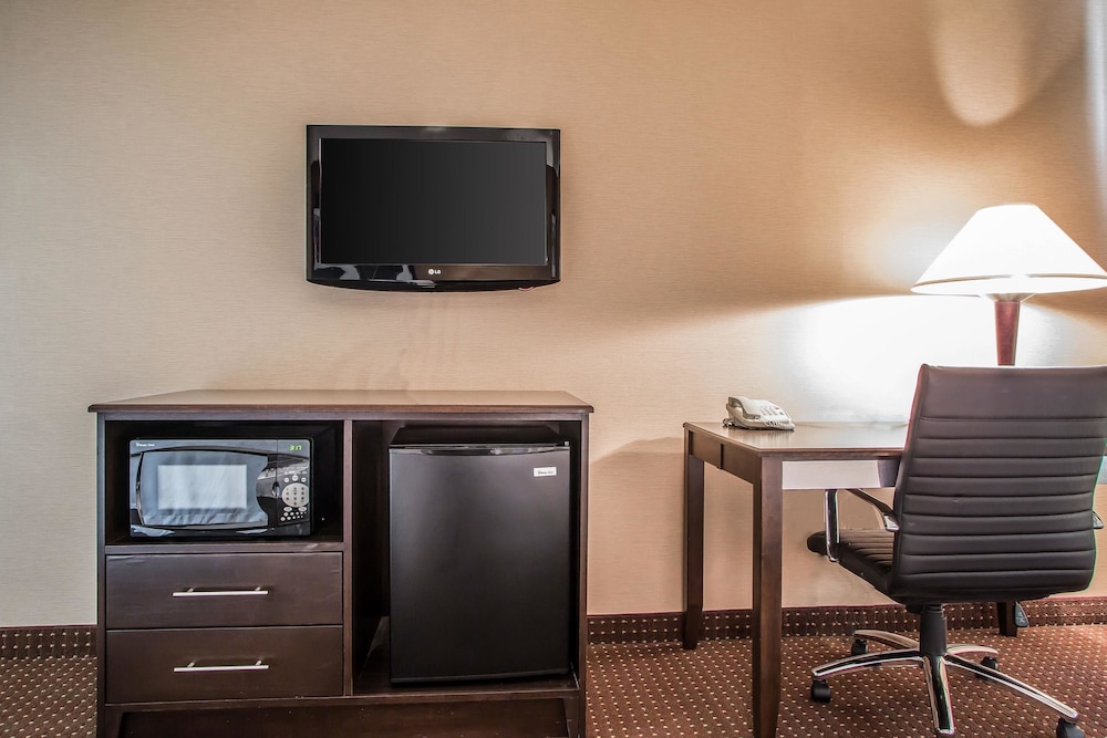 Quality Inn Elgin I-90 38/41