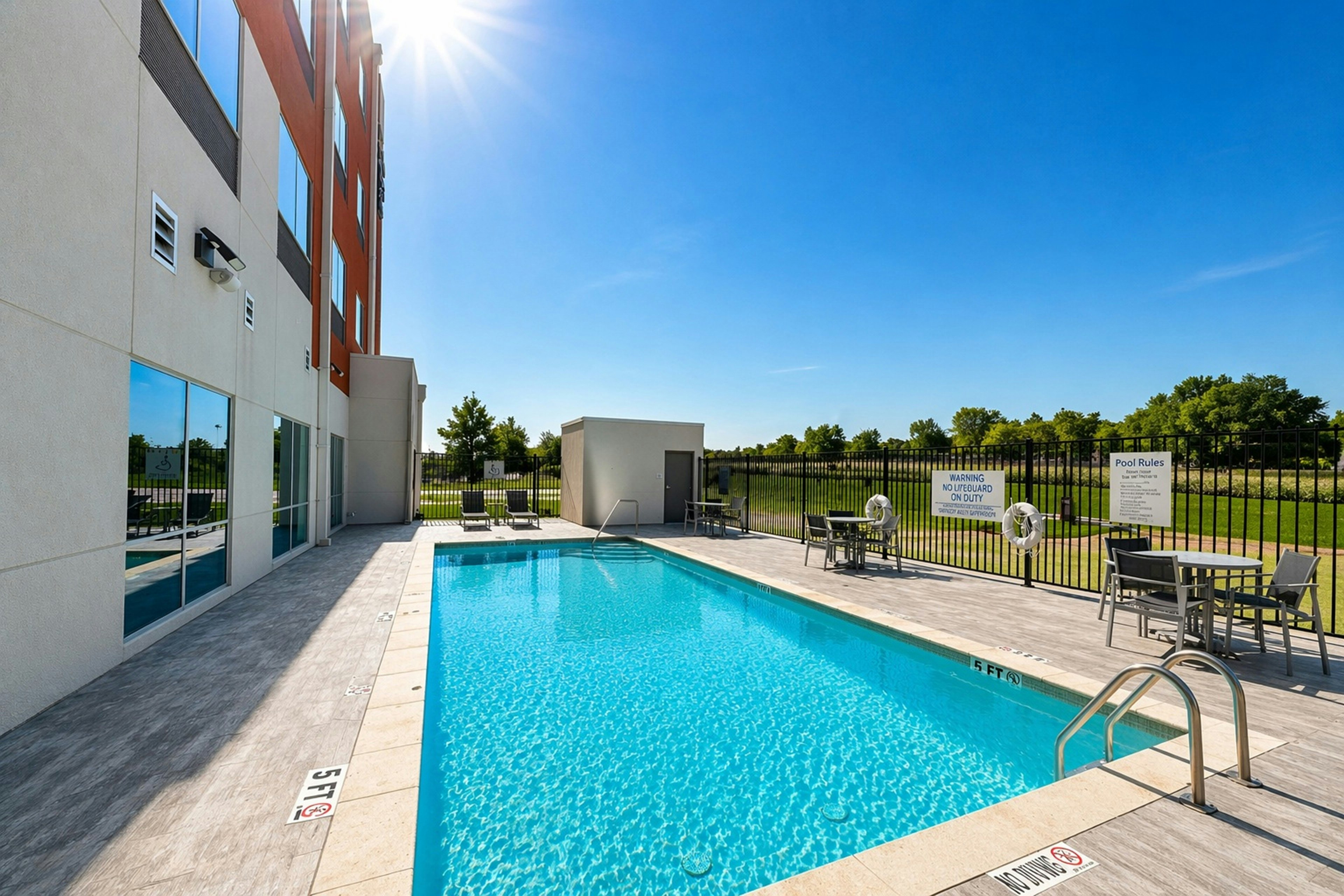 Holiday Inn Express Suites Lindale 66/68