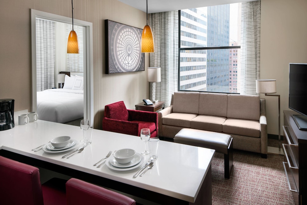 Residence Inn Chicago Downtown Loop 32/82