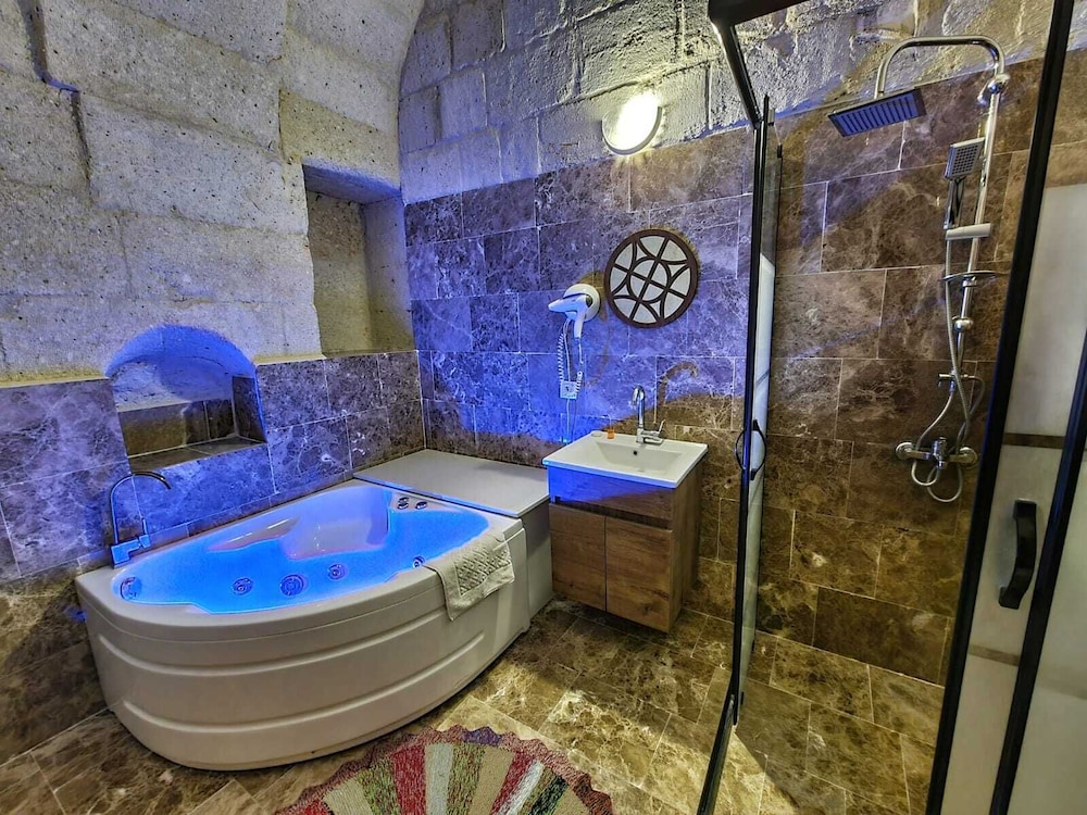 Lavinia Cappadocia Cave 28/50
