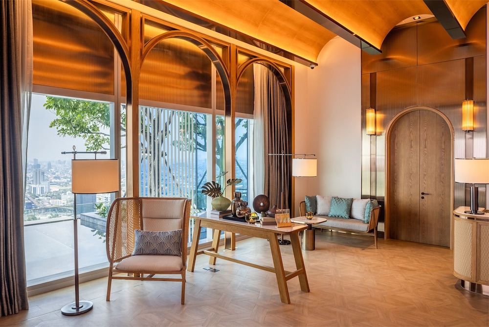 Eastin Grand Hotel Phayathai 27/50